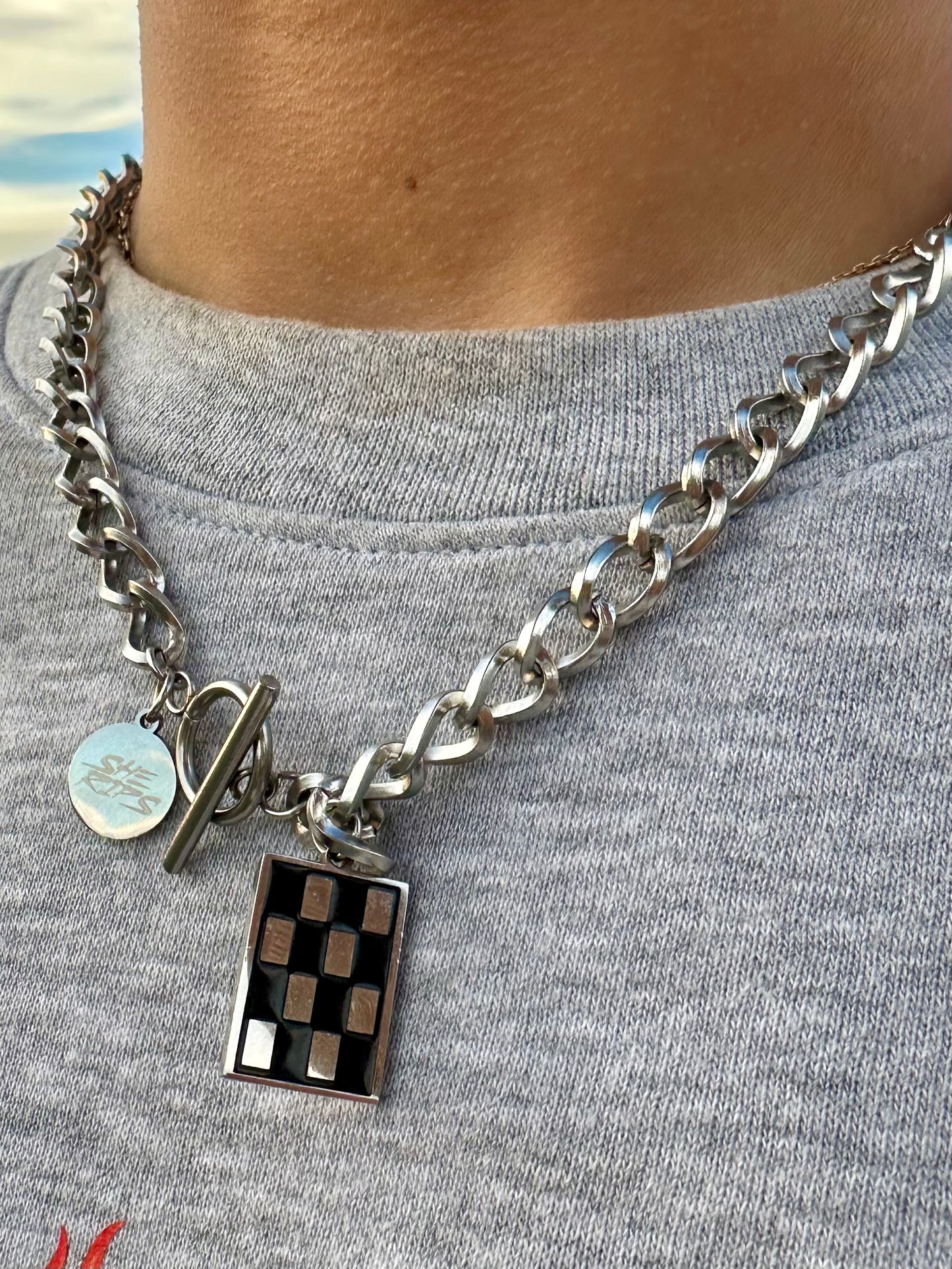 Checkered Chain