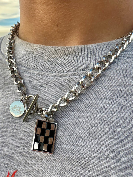 Checkered Chain