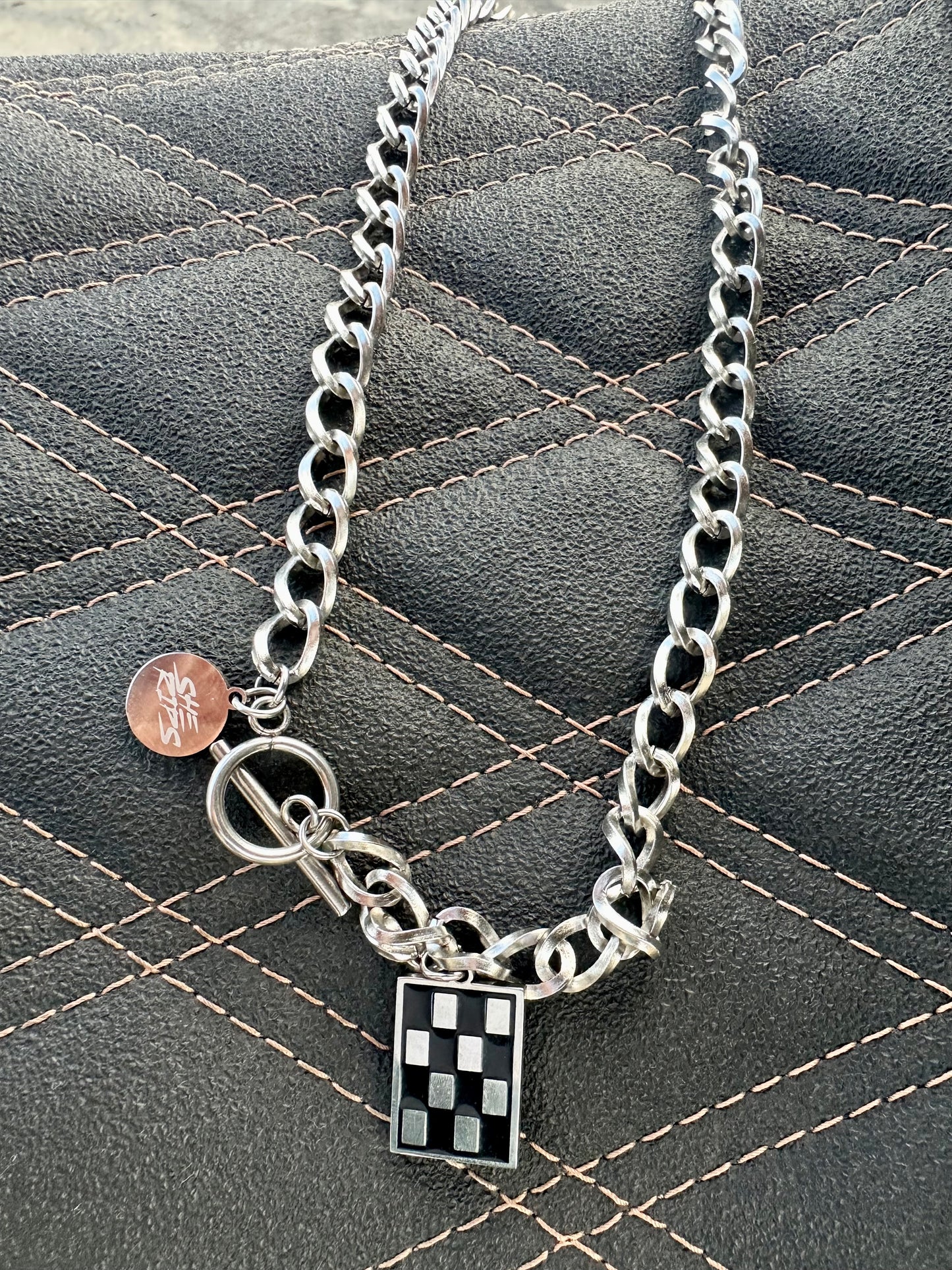 Checkered Chain